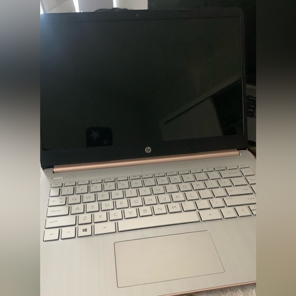 HP 14 pink laptop4GB memory 64GB storage